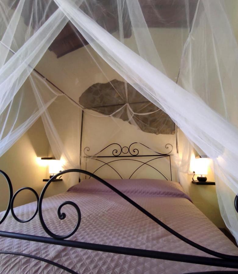 Agriturismo Tassinaia ポンタッシエーヴェ エクステリア 写真