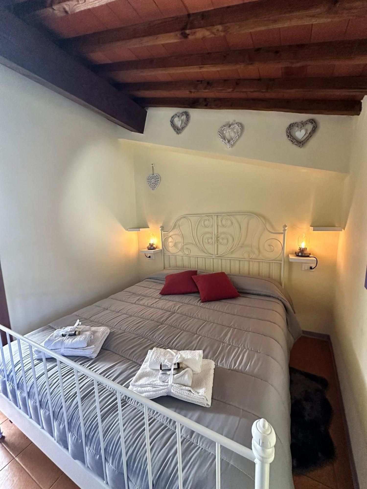 Agriturismo Tassinaia ポンタッシエーヴェ エクステリア 写真